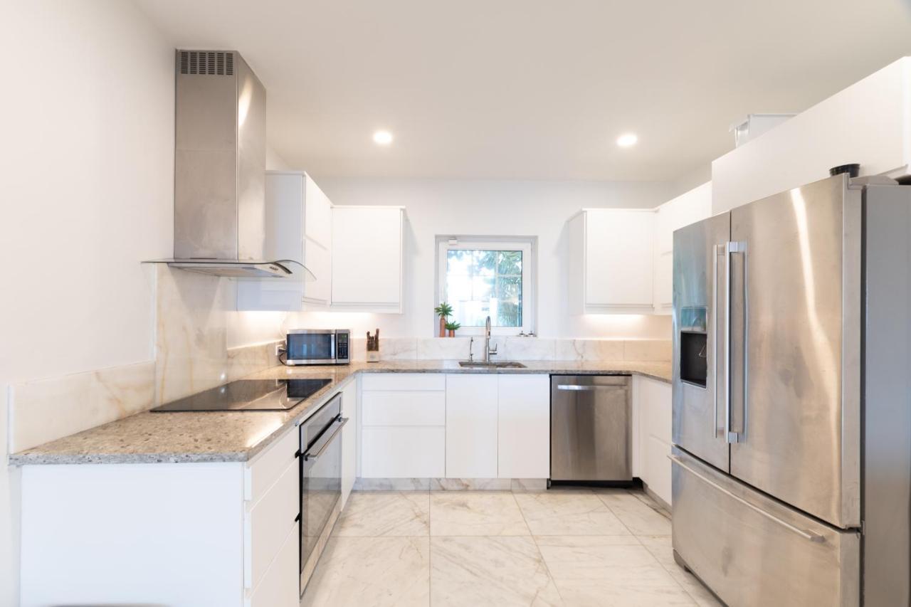 נסאו Caprice 9 - Oceanfront Villa - Gated Community With Pool מראה חיצוני תמונה