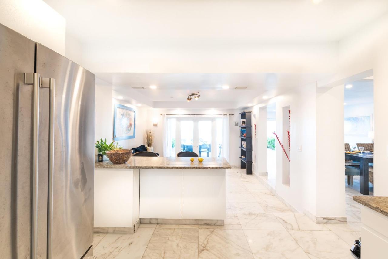 נסאו Caprice 9 - Oceanfront Villa - Gated Community With Pool מראה חיצוני תמונה