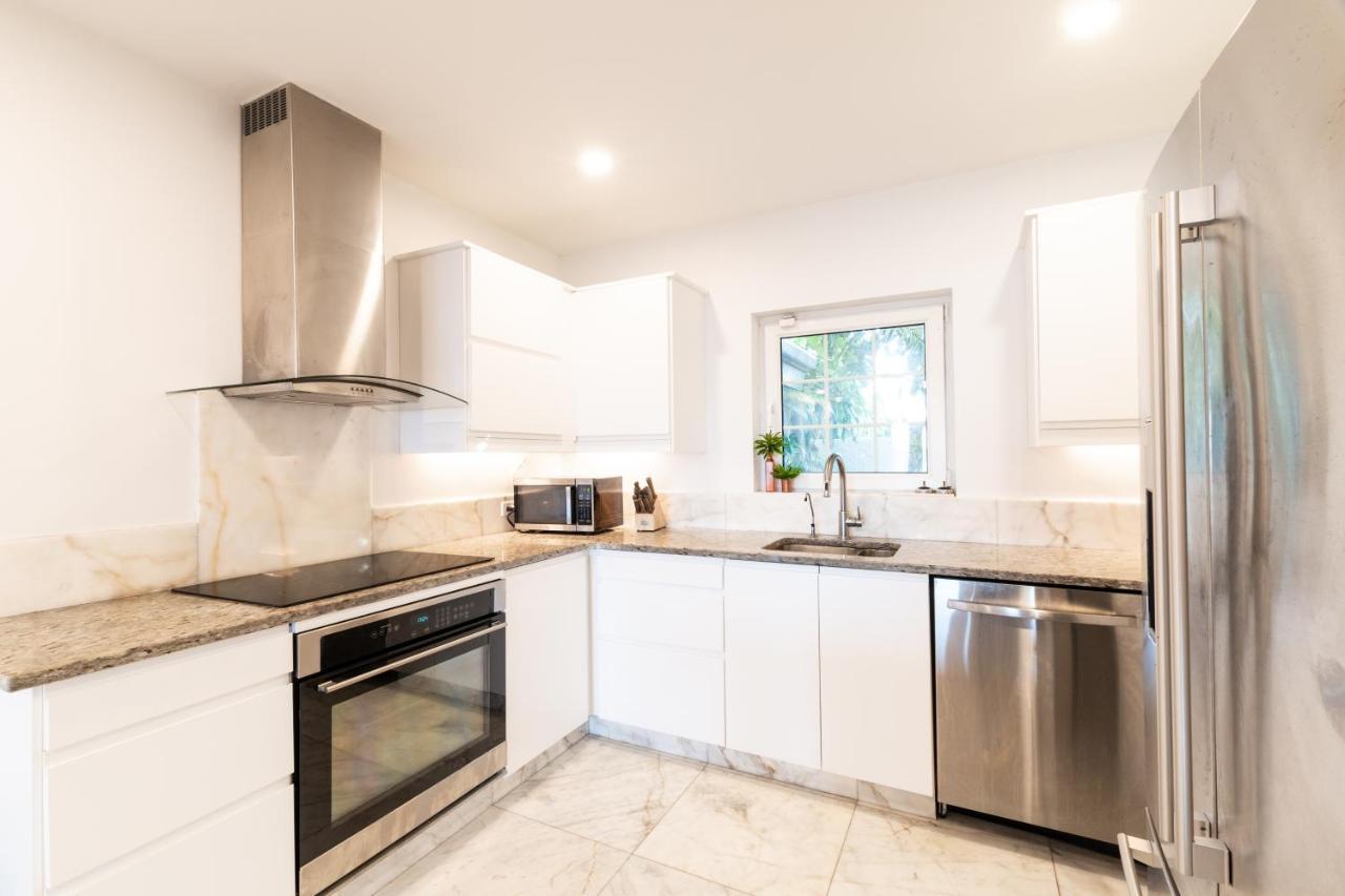 נסאו Caprice 9 - Oceanfront Villa - Gated Community With Pool מראה חיצוני תמונה